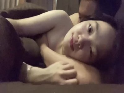 Nhẹ nhàng tình cảm trong vòng tay anh